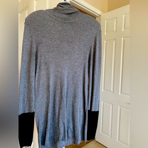 XL soft cozy turtleneck gray/black Ann Taylor